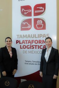 Mónica Villarreal y Ninfa Cantú Deándar, Secretaria de Economía de Tamaulipas, en la presentación del programa "Tamaulipas, Plataforma Logística de México".